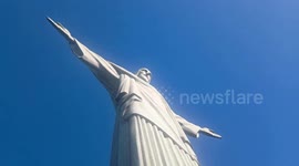 Brazil: Climbers clean area around Christ the Redeemer statue in Rio
