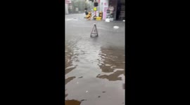 Japan: Storms Hit Tokyo and Surrounding Areas, Causing Floods and Power Outages 3