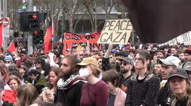 Thousands join opposing rallies over racism and mass migration in Melbourne