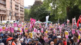 9 arrested as far-right protesters clash with police in London