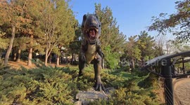 Tehran's 'Jurassic Park' showcases life-size dinosaurs with sound, motion effects