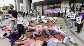 Activists in Tel Aviv demand end to Gaza war