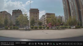 Dashcam captures road crash in Guangdong, China