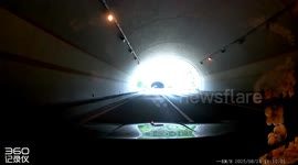 Dashcam captures stone-throwing incident leading to crash in Shaanxi, China