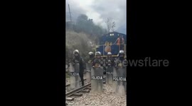 Peru: Hundreds of tourists left stranded near Machu Picchu after protests