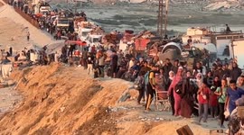 Palestinian families flee northern Gaza amid Israeli bombardment