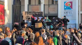 France: High school students blockade Paris school during nationwide strike