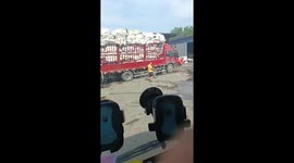 Debris falls from truck and hits man in Hebei, China