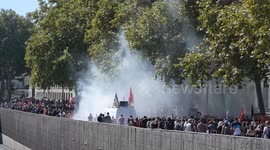 Nearly 100 arrested during France's nationwide protests, with 2 injured in Lyon clashes (2)