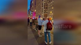 Hundreds queue for halal street food in New York