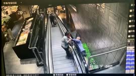 Dramatic Rescue: Shoppers Save Elderly Man From Falling Off Escalator in Fujian
