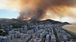Türkiye: Firefighters battle forest fire in Alanya, Türkiye (2)