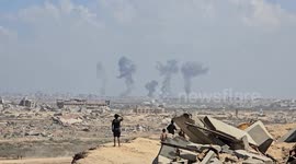 Dramatic footage captures Israeli airstrike on southern Gaza Strip