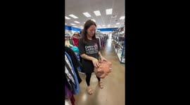 Boy startled by mom’s big head mask prank in Oklahoma, USA