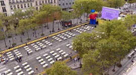 Paris hosts LEGO tournament on Champs-Elysees