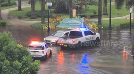 US: Heavy Rain Causes Flooding in Southern Florida, Prompting Weather Alerts 2