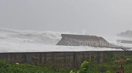 Super Typhoon Ragasa brings waves to tourist islands in the Philippines