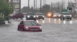 US: Heavy Rainfall Causes Road Flooding in Hollywood, FL