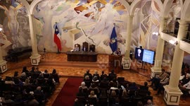 Chile: Isabel Allende receives the rector's medal from the University of Chile