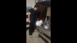 Gas stove explodes during kitchen mishap in Hunan, China