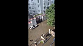 India: At Least 10 Dead in Widespread Flooding in Kolkata 2