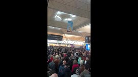 UK: Fire Forces Evacuation, Delays Flights at London Stansted Airport