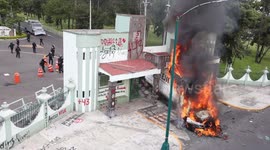 Mexico: Truck set on fire during protest in Mexico City over 43 missing students