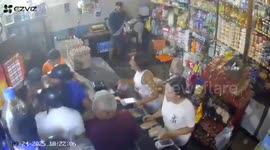 Earthquake Causes Chaos Inside Zulia Grocery Store