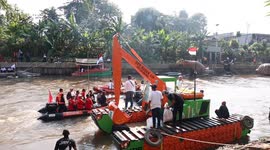 Indonesia: Recycled Boat Parade on Ciliwung River to Promote Environmental Awareness in Jakarta, Indonesia