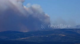 Forest fire continues to burn after lightning strike in Peñalba de la Sierra, Spain