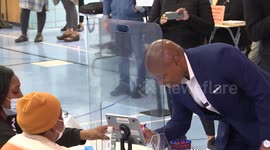 US: New York City Mayor Eric Adams drops reelection bid