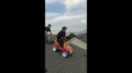Toy cart ride ends in crash in Utah, USA