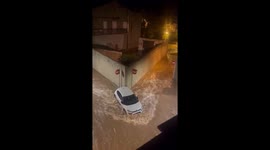 Spain: Storm Gabrielle Hits Wide Area: Streets Submerged, Cars Swept Away 2