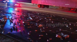US, Los Angeles: Azusa Tractor Trailer Crashes Spills Beer Cans on Westbound 210 Freeway