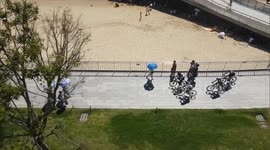 China: Cycling-friendly buses make rides easier in S China