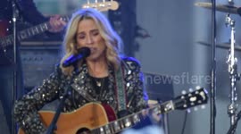 US: Sheryl Crow Performs on NBC Today Show