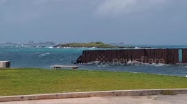 Bermuda: Rough Waves Crash Along Shore as Hurricane Imelda Approaches 2