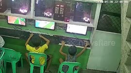 Children hide under desks as earthquake shakes gaming cafe