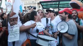Argentina: Argentine protesters celebrate Senate reversal of Milei’s funding vetoes