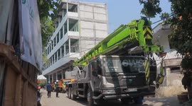 Indonesia: Indonesia continues to battle to rescue dozens of trapped students at collapsed school building