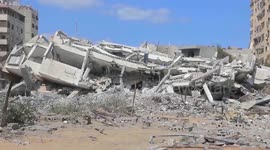 Gaza Strip: Israeli airstrike kills Gazan photographer known for newborn portraits