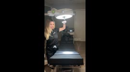 Surgical lamp shadow trick stuns viewers—Nurse’s TikTok racks up 248.1k views