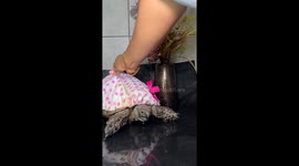 Pet tortoise gets relaxing pamper treatment