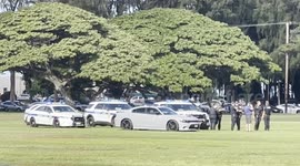 Helicopter emergency landing in Waikiki| Emergency landing with tourists in Waikiki in a public park|