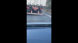 Truck Caught Driving Without a Tire on Highway in Espírito Santo (Brazil)