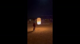 US: Thousands of Lanterns Light Up Sky at Rise Festival in Nevada