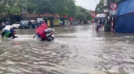 Vietnam: Torrential Rain Causes Flooding, Widespread Chaos in Hanoi 2
