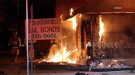 US, Bakersfield: Bakersfield Bail Bonds Structure Fire