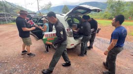 British actor and wife fly to Thai-Cambodian border to show support to troops