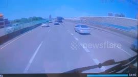 Truck wheel comes loose and rolls across road in Taiwan